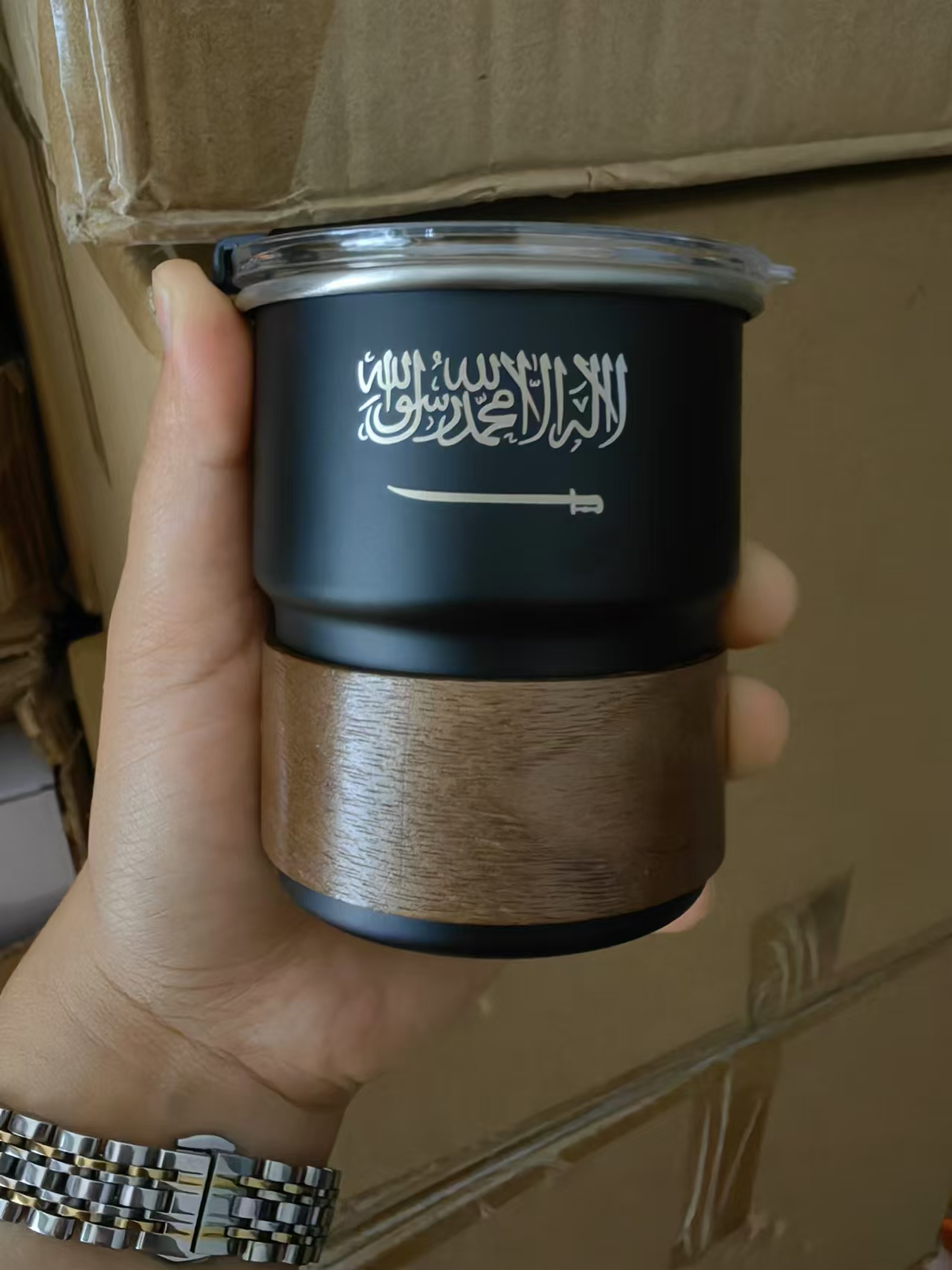 Coffee Equipment Camping - La bandiera dell'arabia saudita Logo tazza
