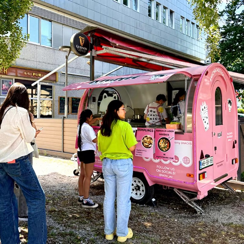 Coffee Equipment Europe - Food Truck Completamente Attrezzato in Vendita